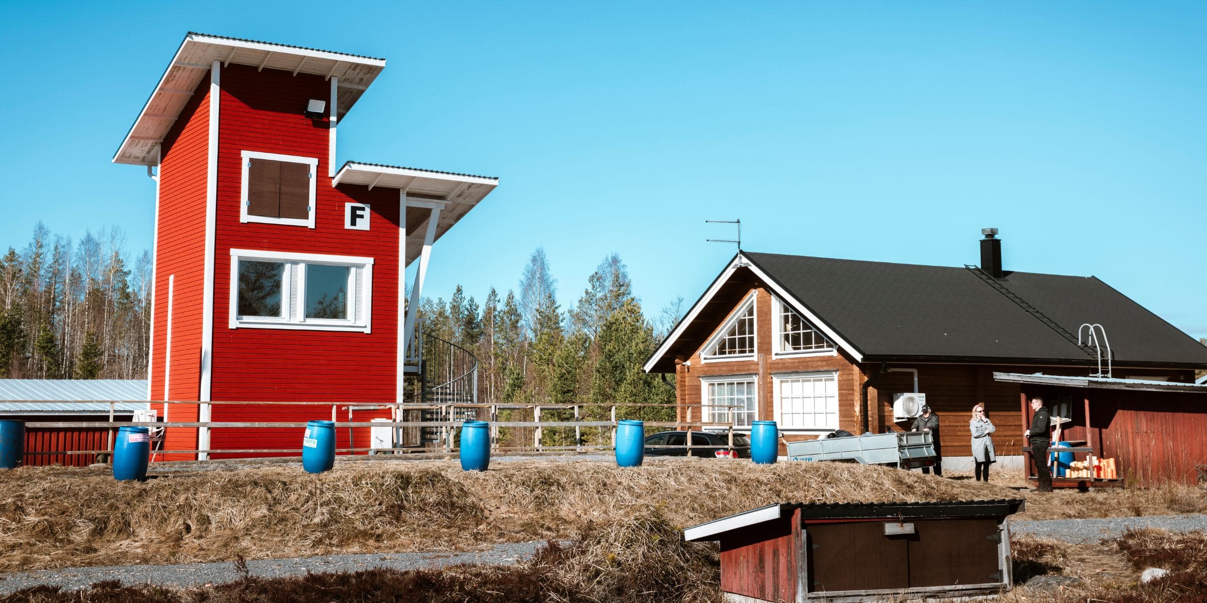 ”Compak-rata on vilkastuttanut tosi paljon seuran ampumatoimintaa, kisojen järjestämistä ja muuta. Rata palvelee koko Etelä-Pohjanmaan aluetta. Olemme myös saaneet nuoria harrastajia mukaan toimintaan.” Marko Viitala, Jalasjärven Itäinen metsästysseura